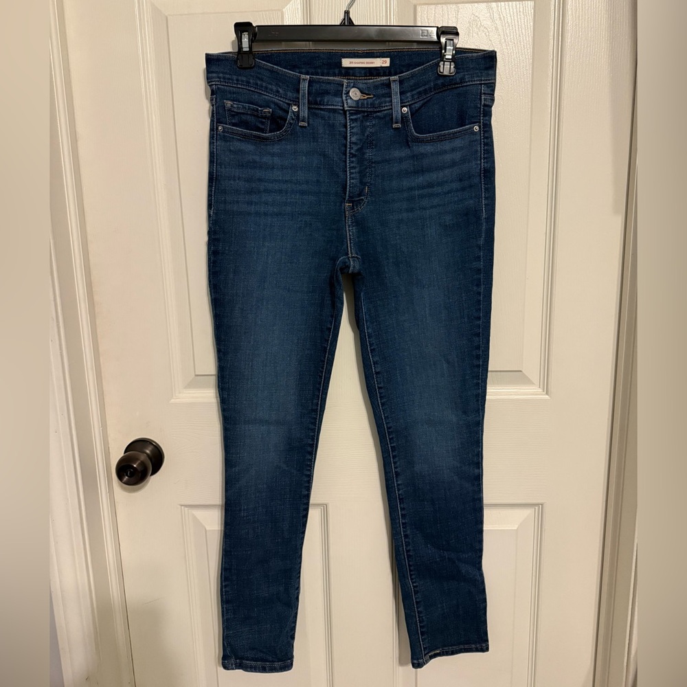 LIKE NEW - Levi’s 311 Shaping Skinny Size 29